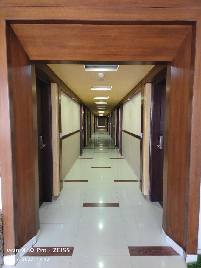 Tgv Hotel Ahmedabad Exterior foto
