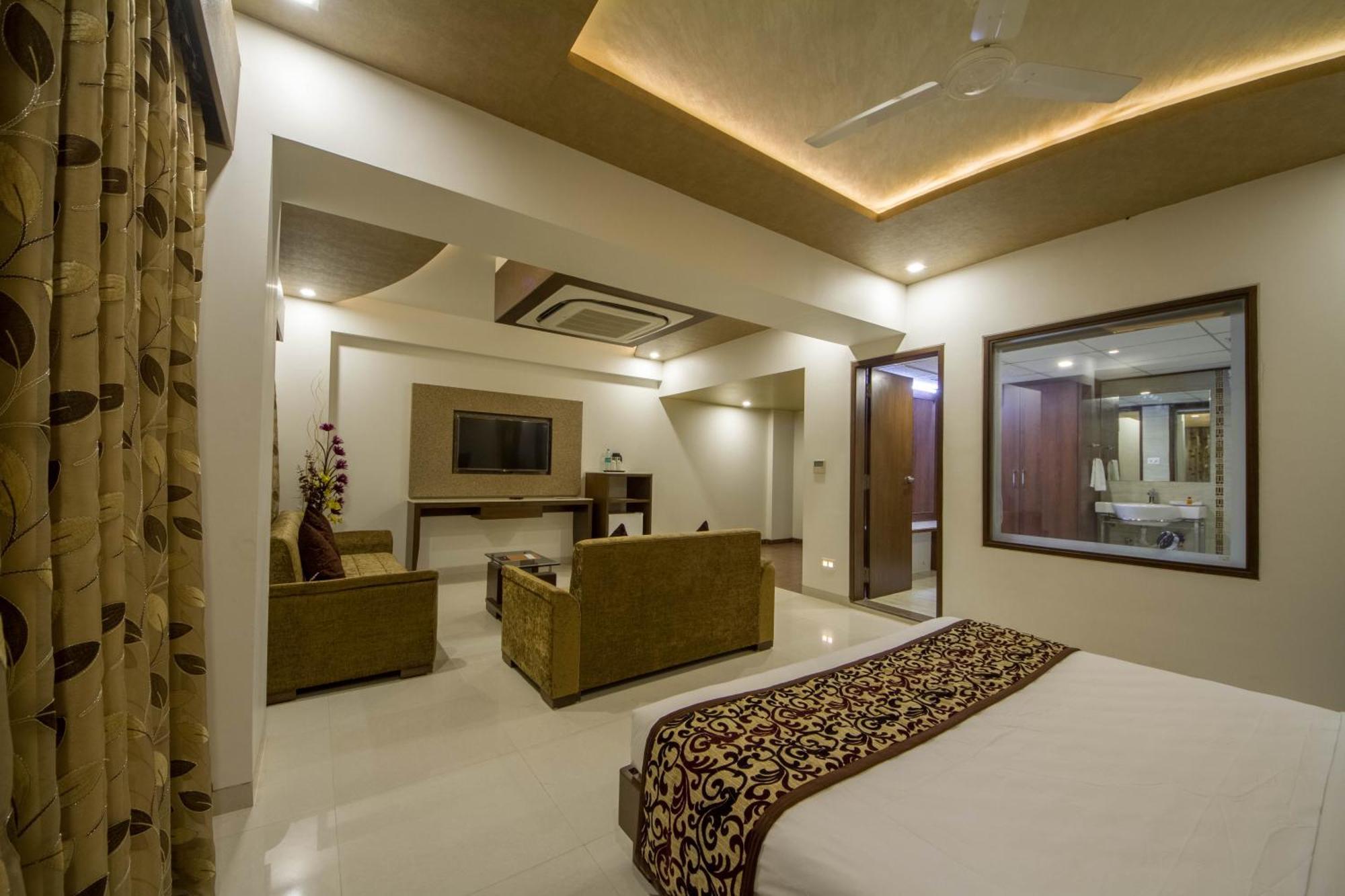Tgv Hotel Ahmedabad Exterior foto